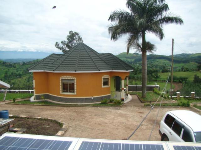 Karobwa Summit View Hotel Fort Portal Room photo